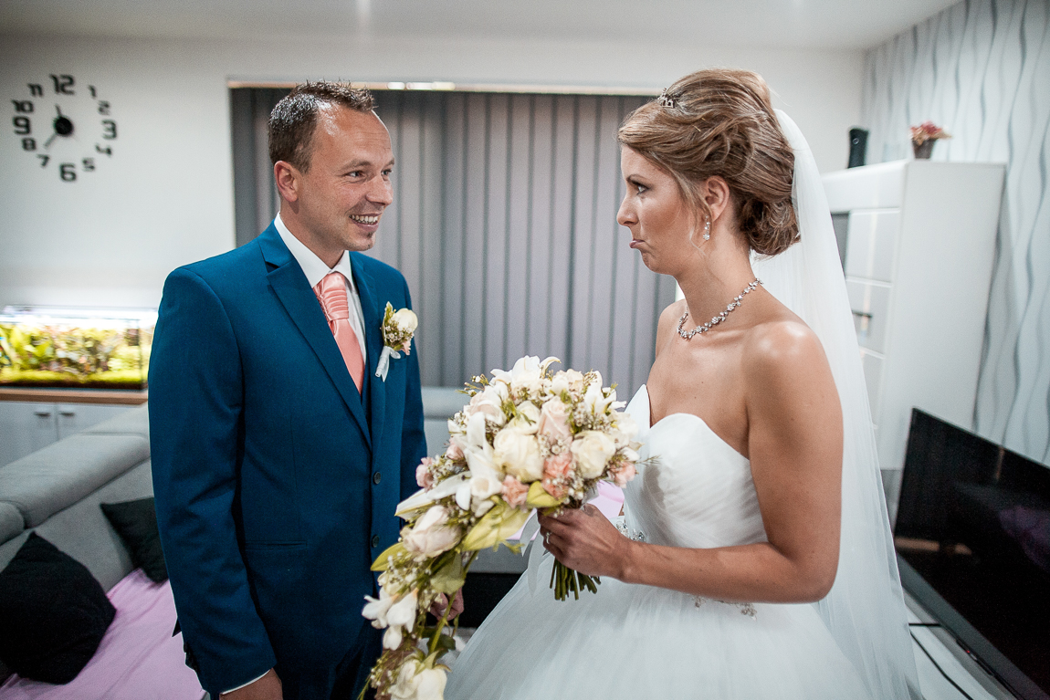Nevěsta a ženich - Svatební fotografie
