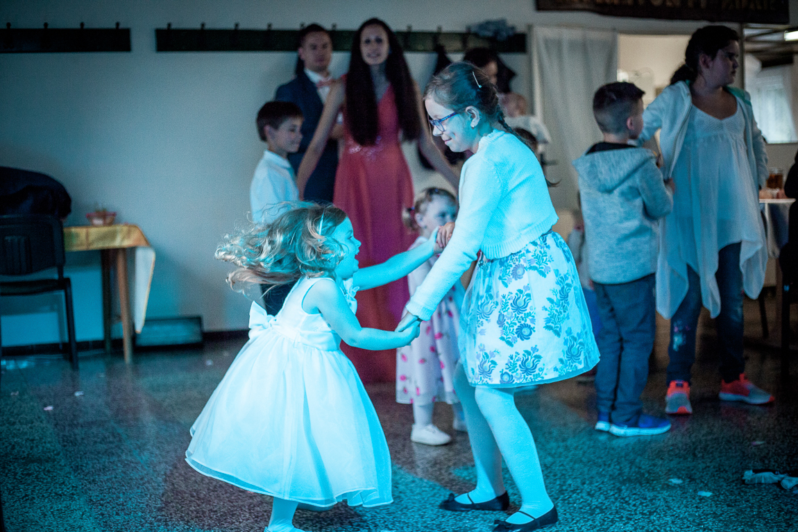 Děti a tanec - Svatební fotografie