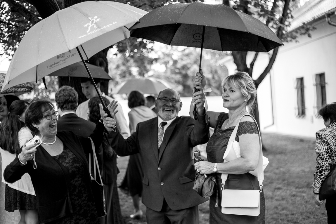Svatba v dešti - Svatební fotografie